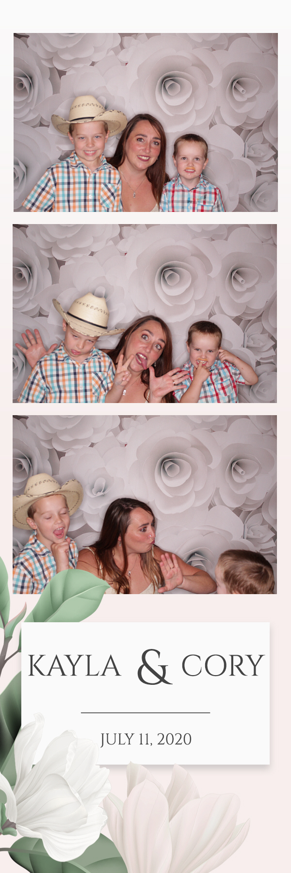 Kayla and Cory Wedding | View more photos from the event at gallery.photoboothbillings.com/u/PhotoBoothBillings/Kayla-and-Cory-Wedding